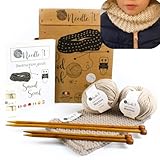 NEEDLE IT® Anfänger Wolle Halsband Strickset mit Stricknadeln - Snood zum Selberstricken - Für Kinder und Erwachsene - Geschenkidee - Kreatives Hobby - Ecru